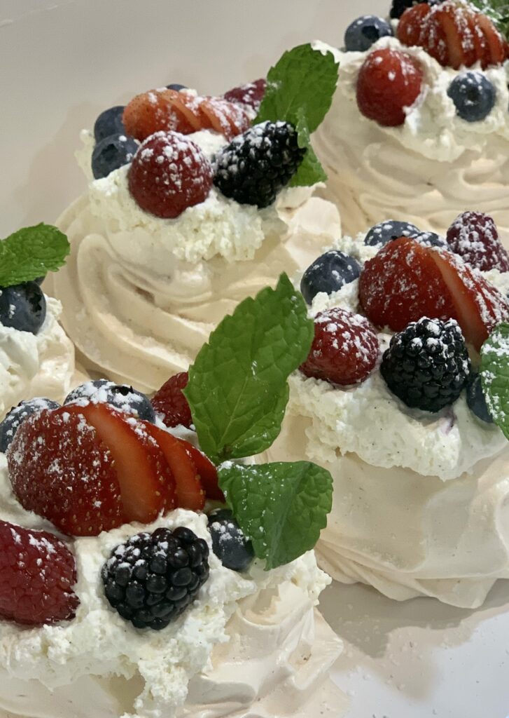 Pavlova Dessert